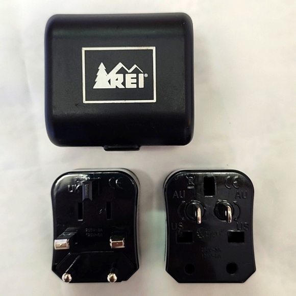 REI Multi Outlet Travel Adapter All-in-one Design Universal - Picture 3 of 7